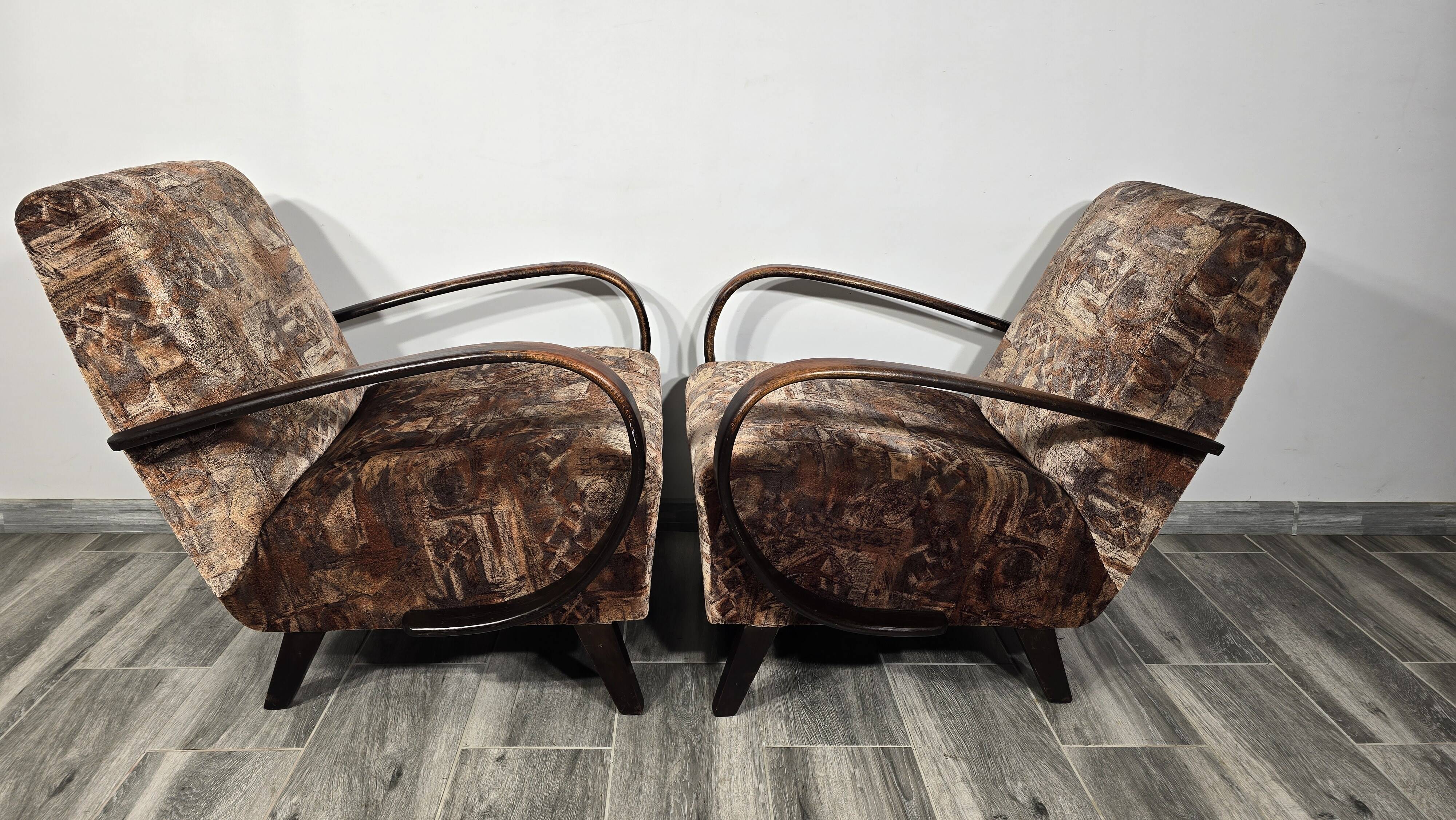 Paire de fauteuils de Jindrich Halabala, années 1940