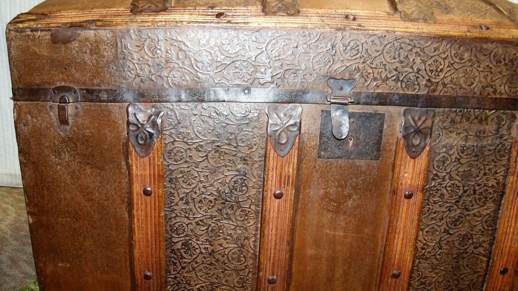 Large colonial trunk repelled steel XXI