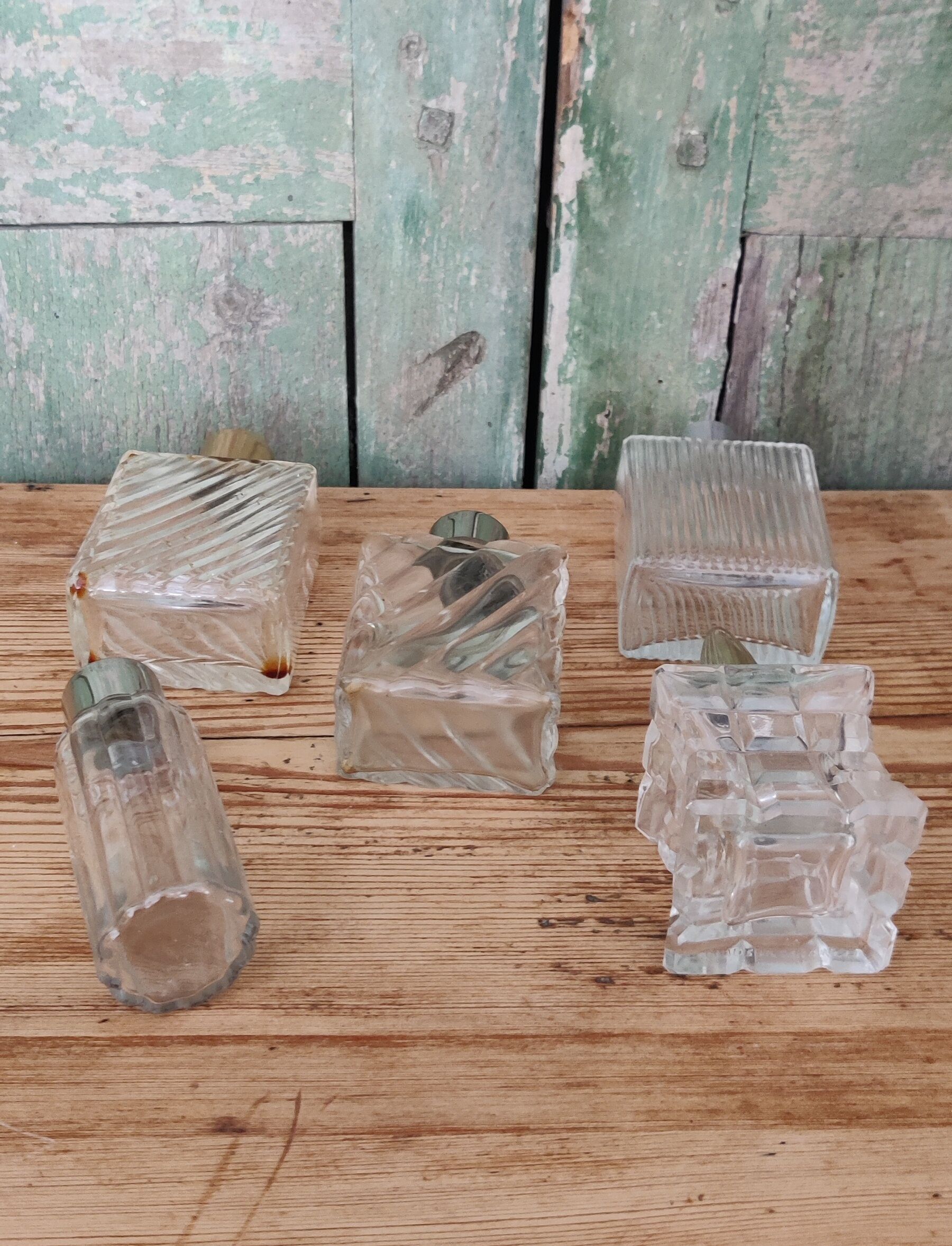 Lot de 5 flacons de toilette en verre
