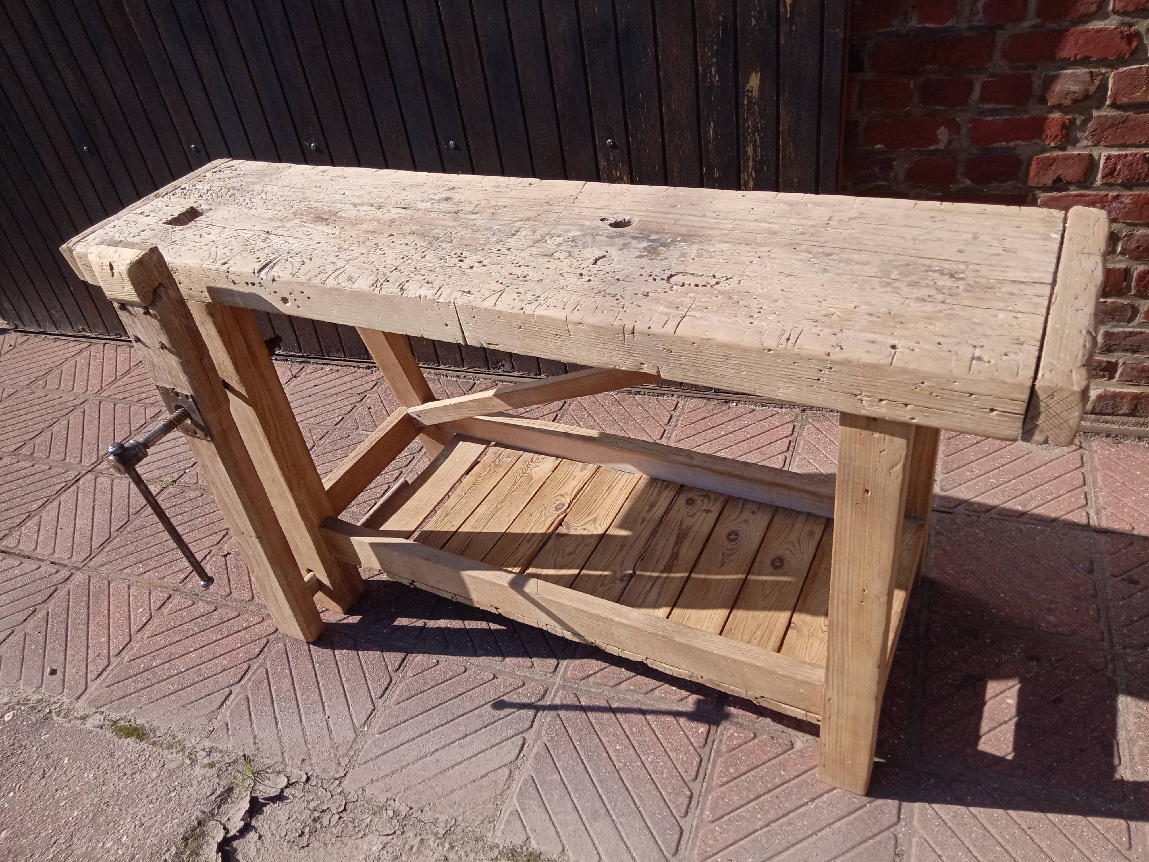 Carpenter's workbench