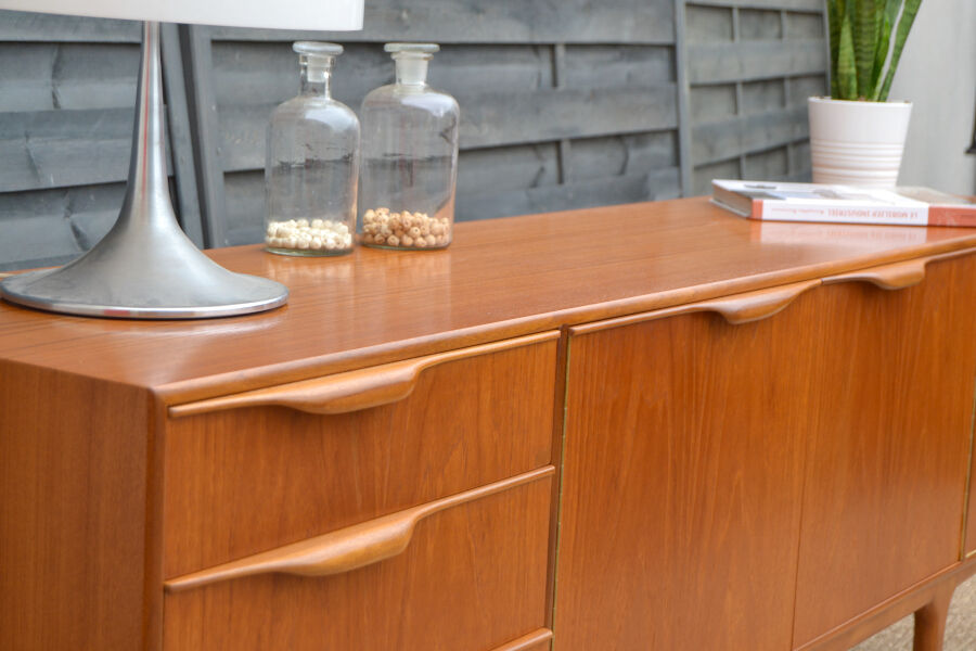Enfilade en teck par McIntosh