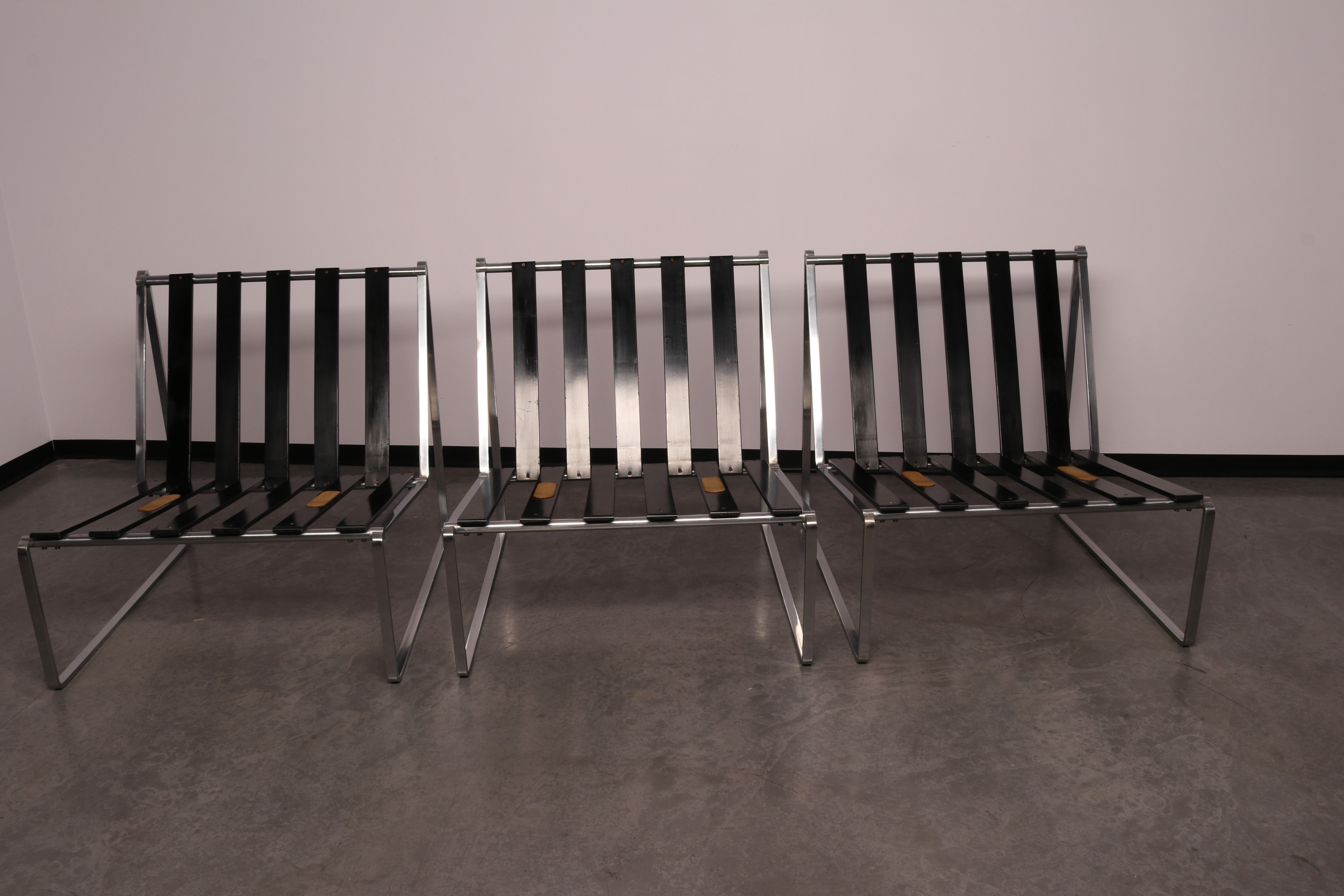 Set of 3 lounge chairs in black leather - model 024 - by Kho Liang Ie for Artifort - The Netherlands