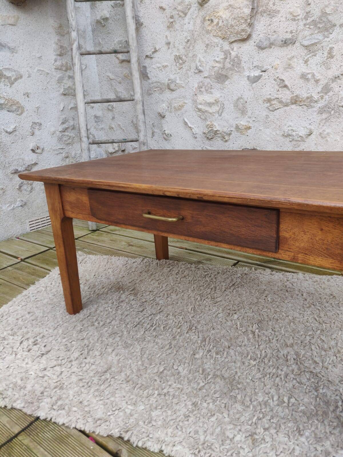 Coffee table with drawer