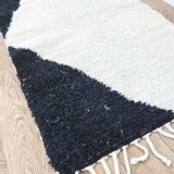 Handcrafted Moroccan Berber Rug 143 X 88 CM