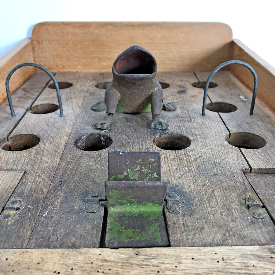 30's vintage frog game