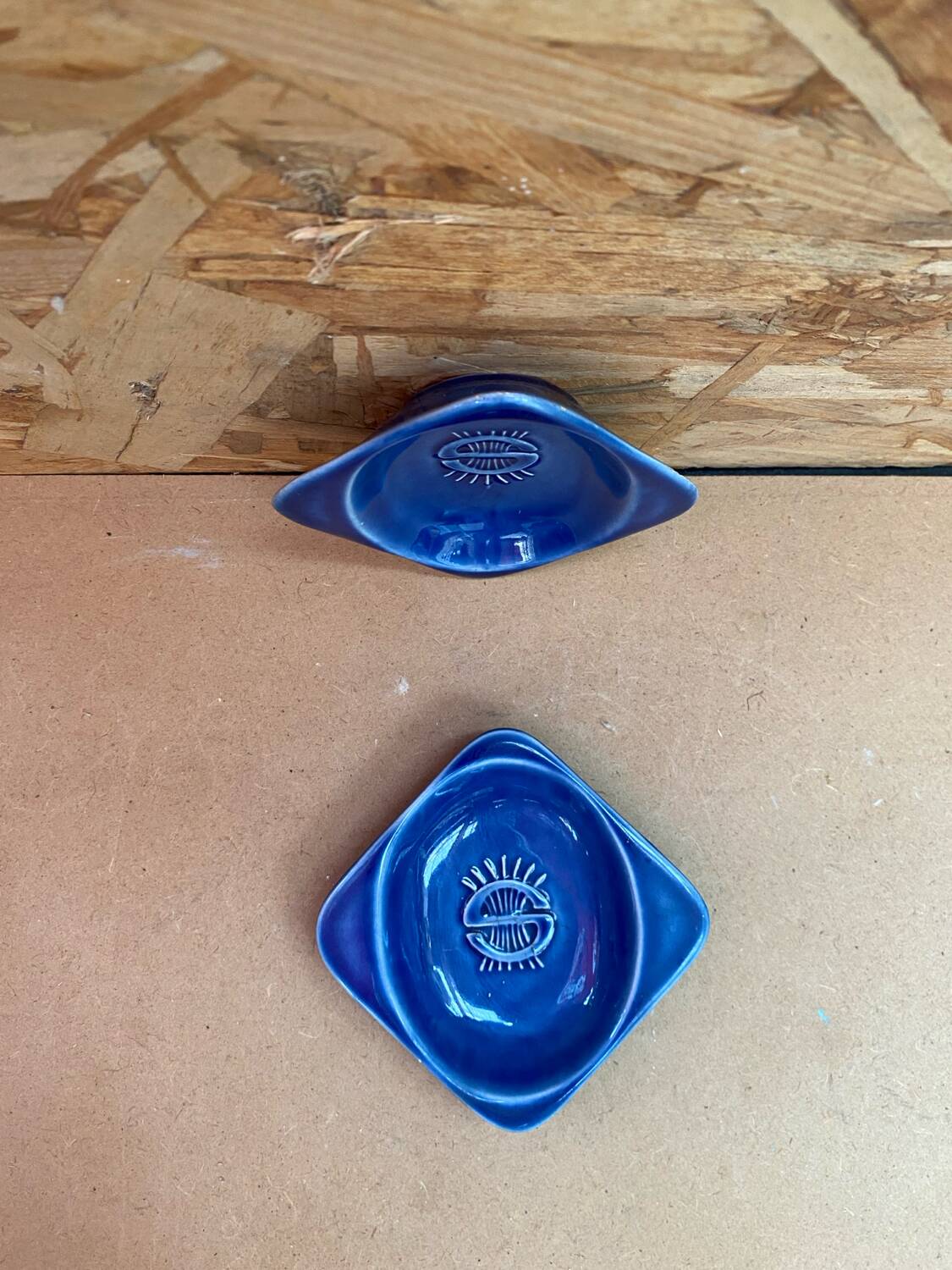 Paire ancien vide poche cendrier céramique bleu décoration vintage