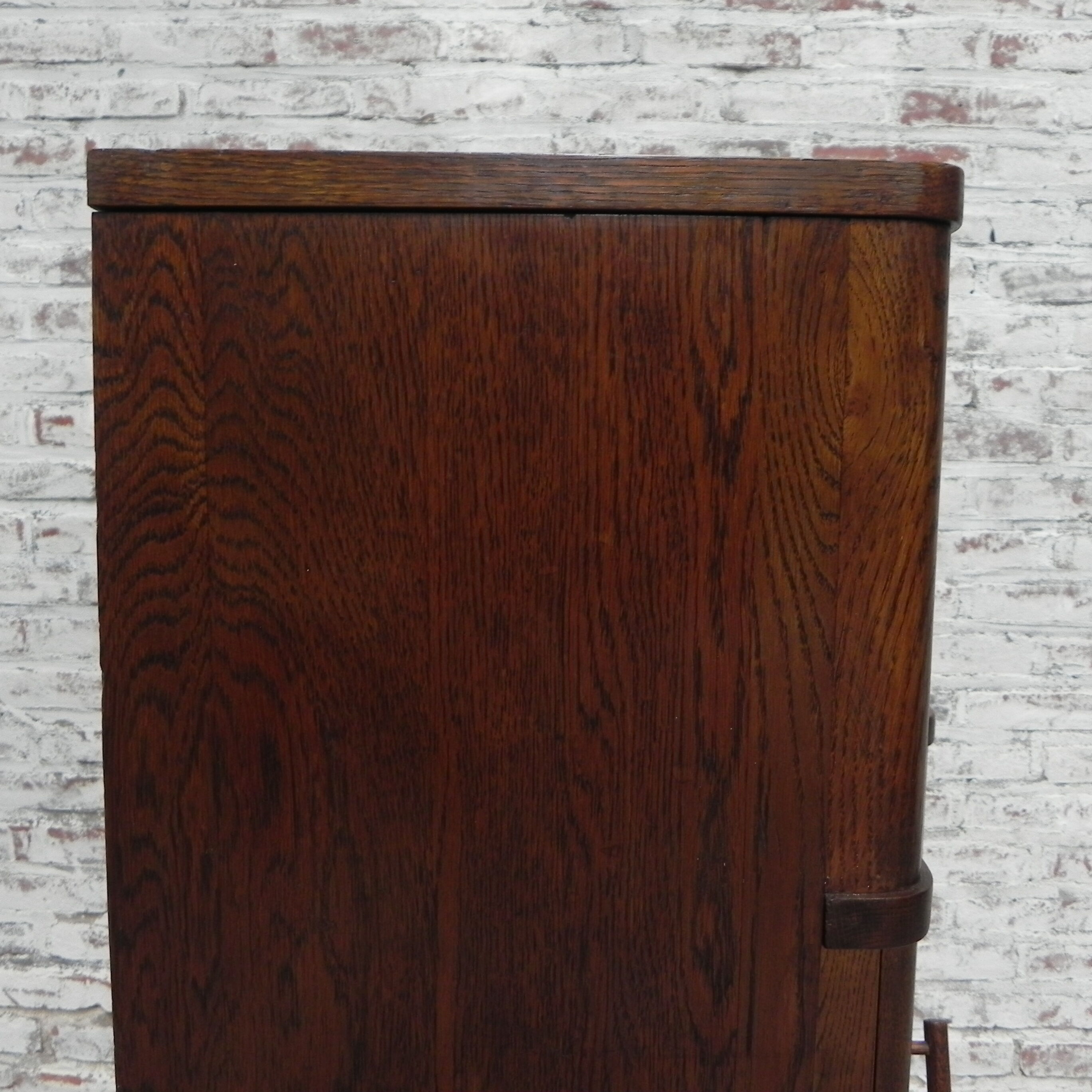 Art deco cabinet
