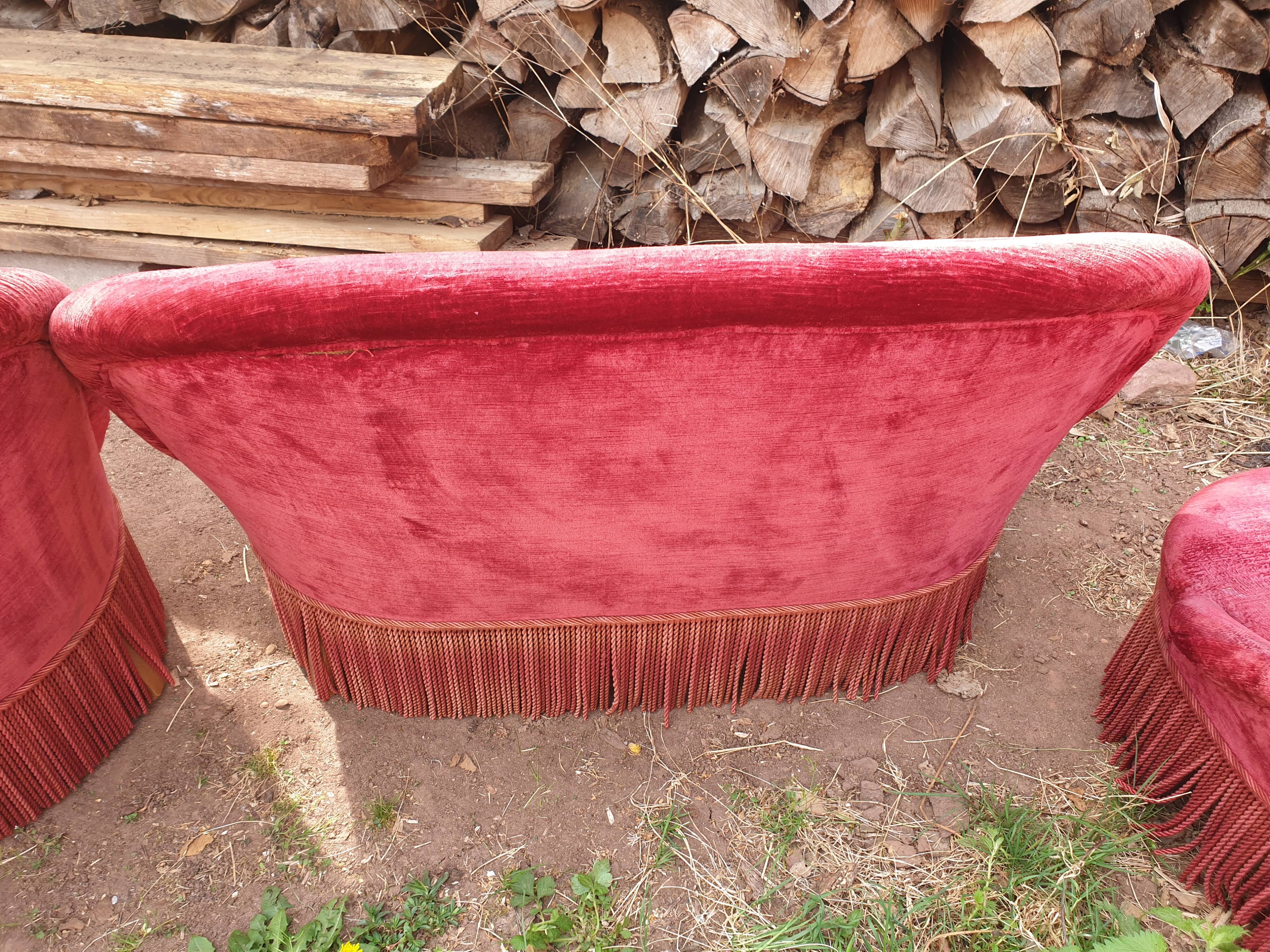 sofa/seating lounge set and 4 toad chairs