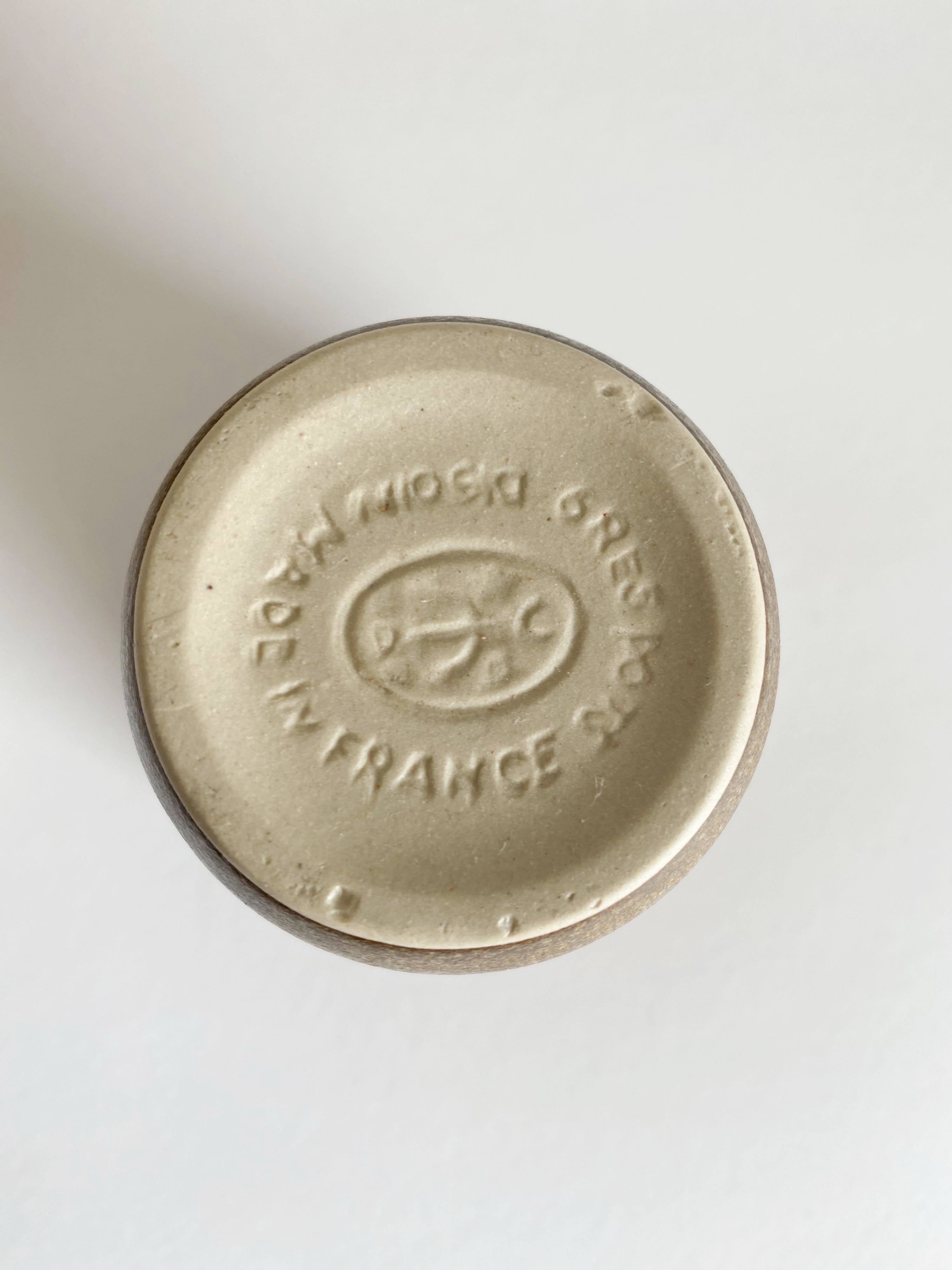 Suite of 6 sandstone glasses