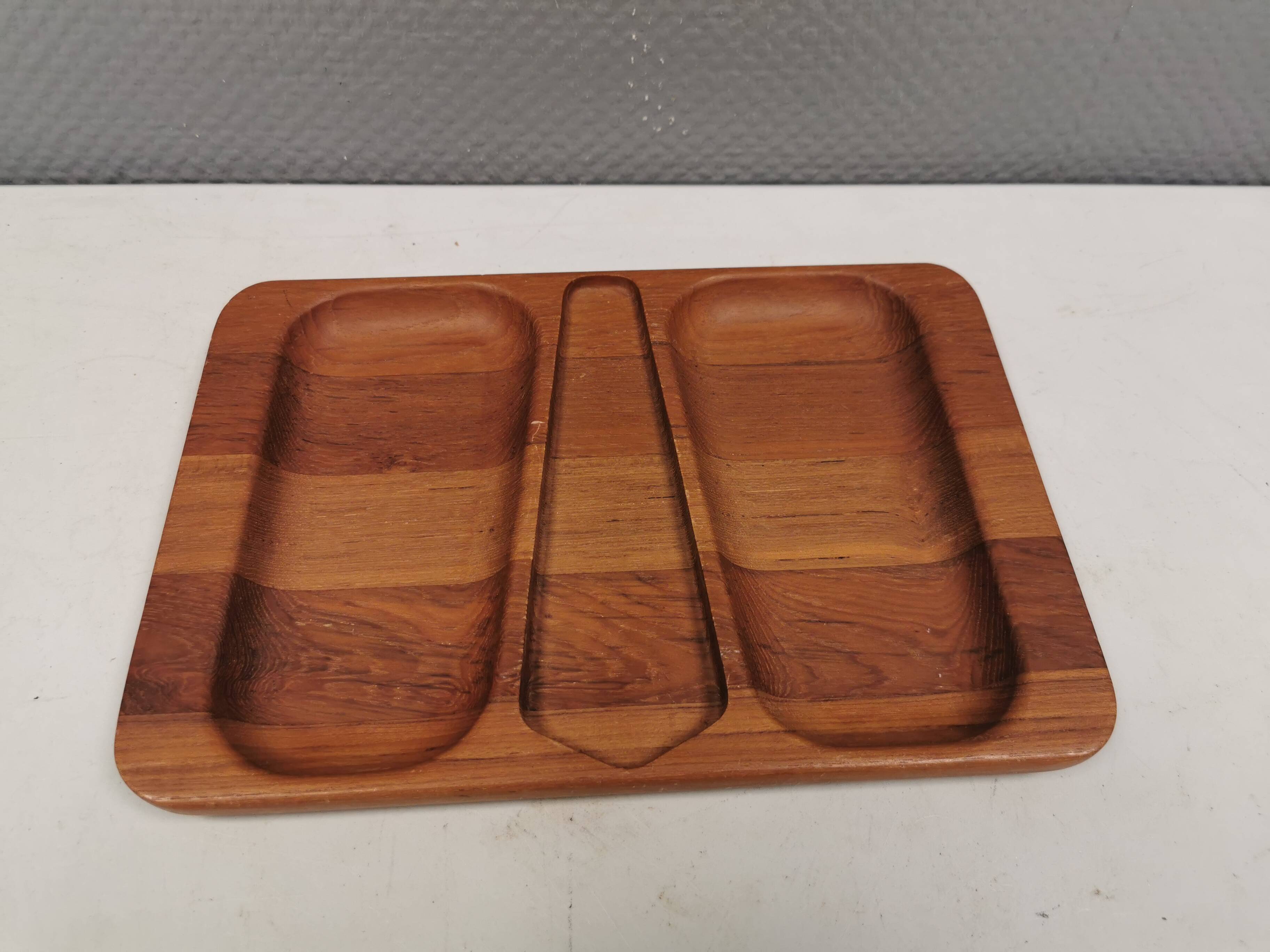Wooden dish from Danske Digsmed Design 1960s.
