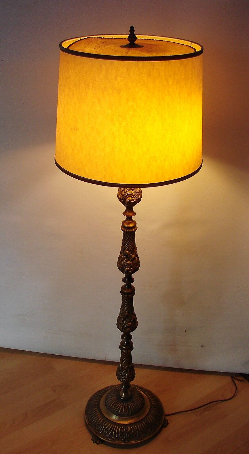 Lampadaire en laiton, années 50