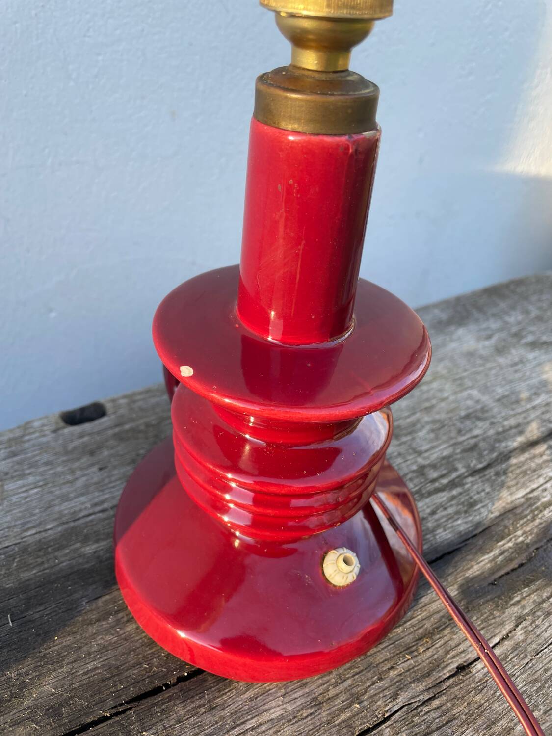 Burgundy ceramic lamp