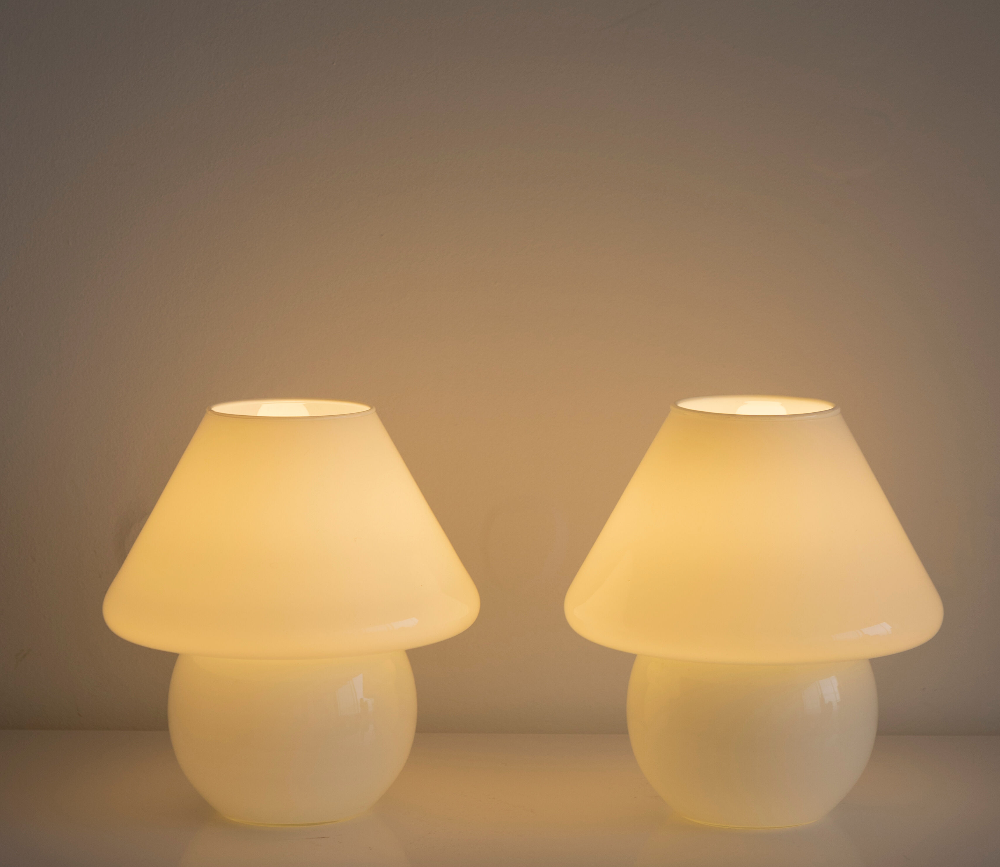 Paire de lampes vintage champignon en verre soufflé