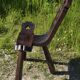Chaise tripode brutaliste