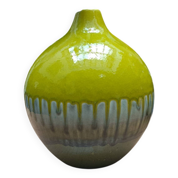 Vase en céramique verte estampillé