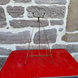 Metal magazine rack