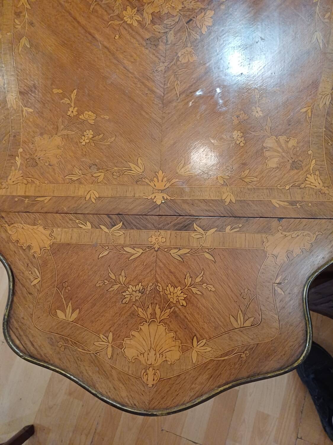 Table, drop-leaf desk "fully marquetry, Louis XV style, Period