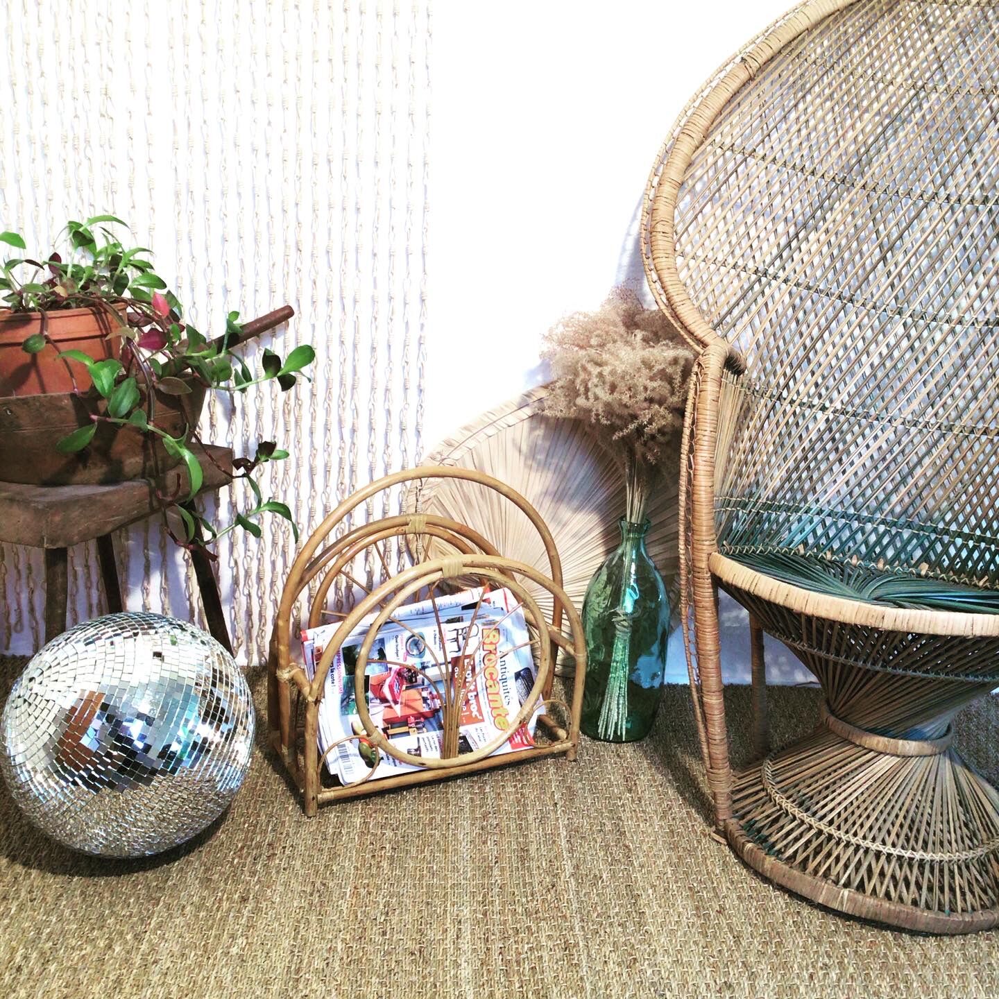 Art deco magazine door