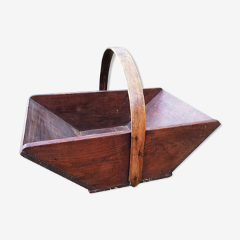 Basket of authentic antique wooden winemakers