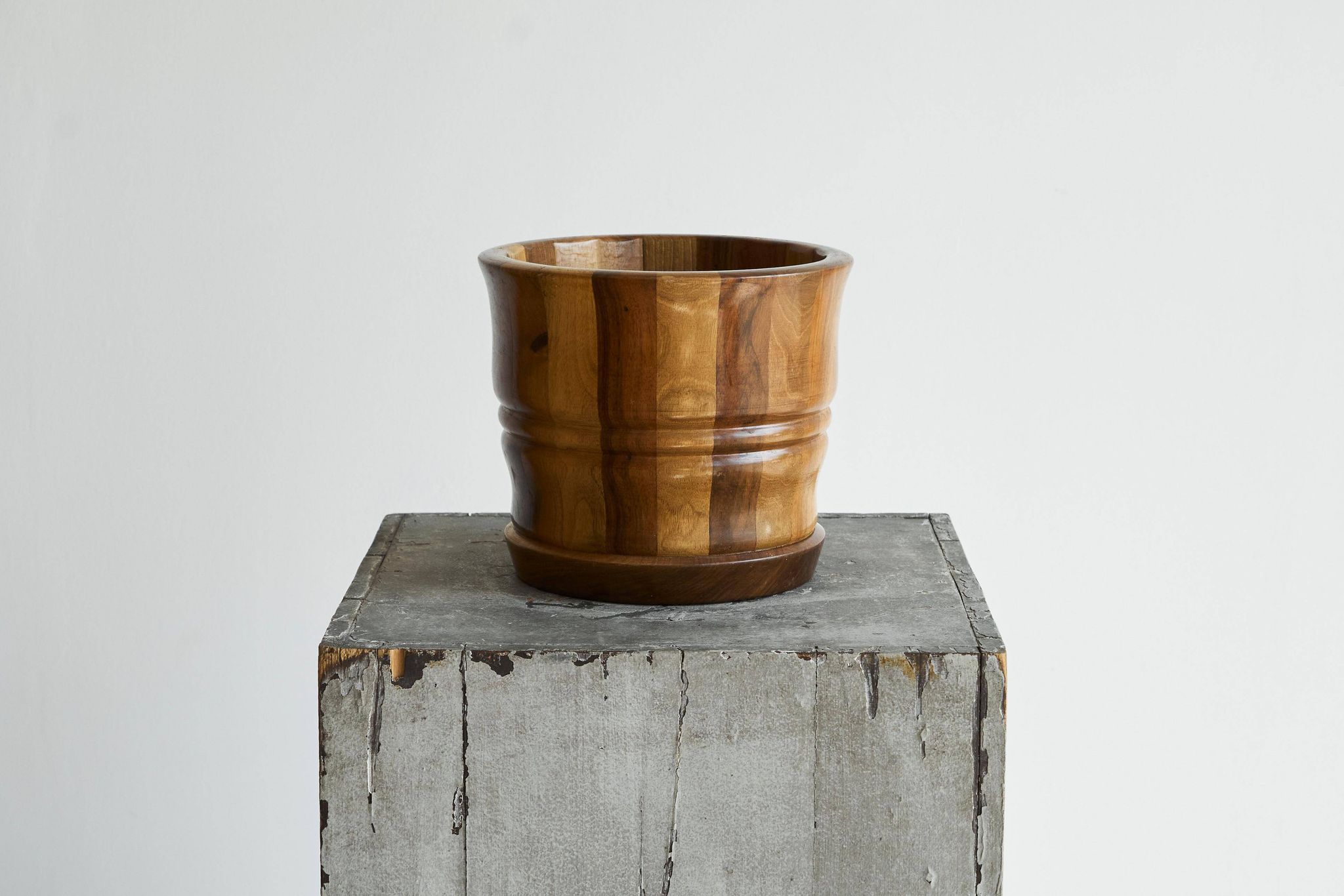 Striped vase in solid wood, 19th century
