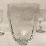 Série de sept verres à pied anciens en cristal gravé, apéritif, digestif