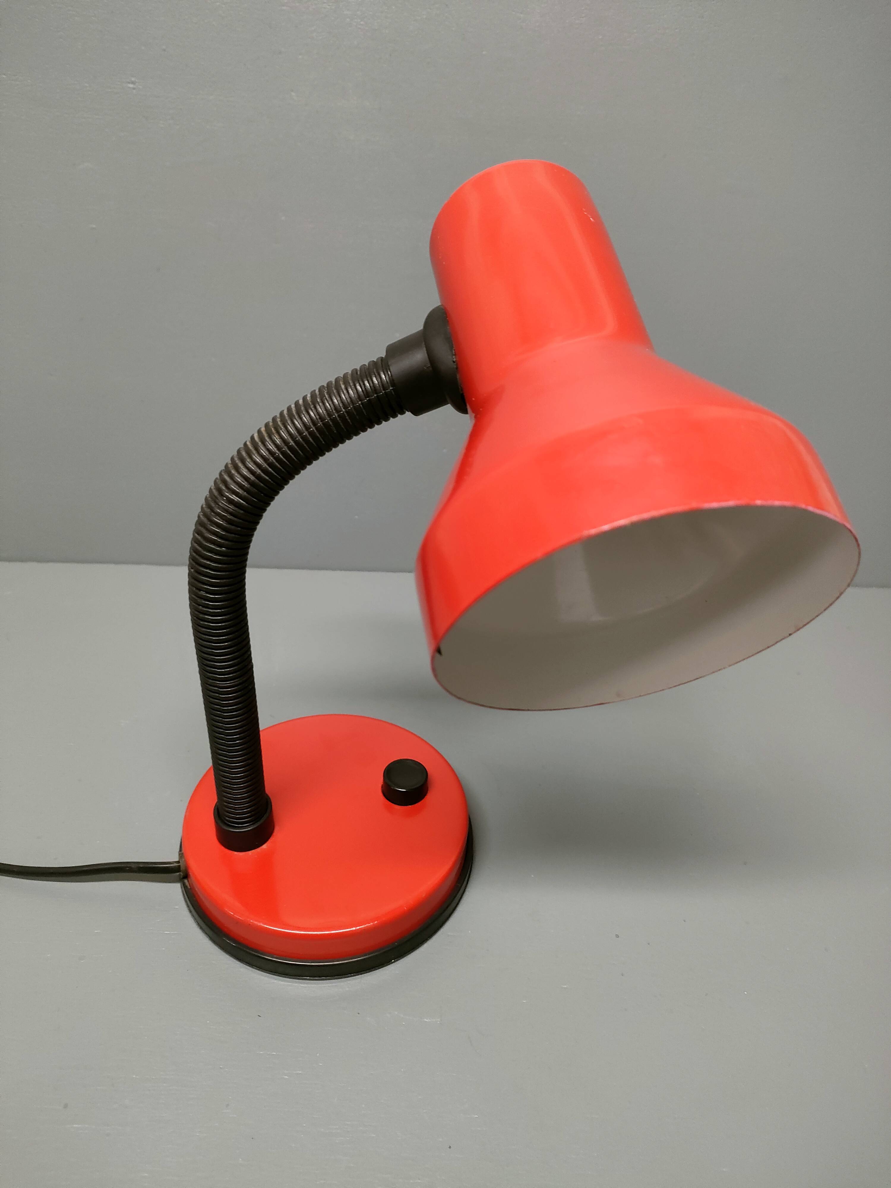 Elite - industrial style desk lamp - red lacquered metal - netherlands - 90's