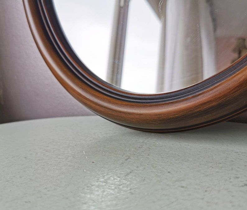 Vintage oval mirror from the 70s 37x47cm