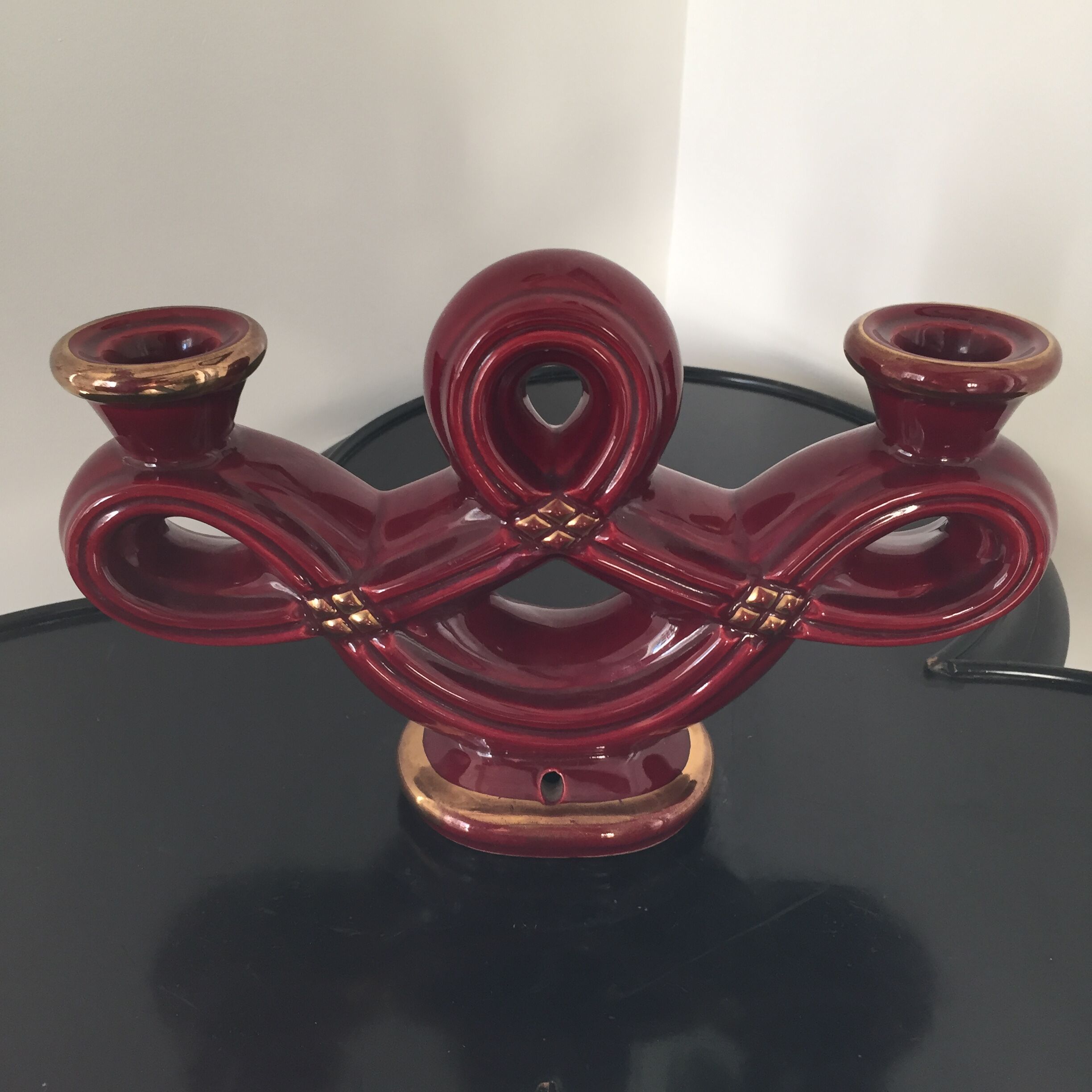 Candle grenat candlestick
