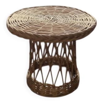 Vintage 1960s coffee table in woven wicker.