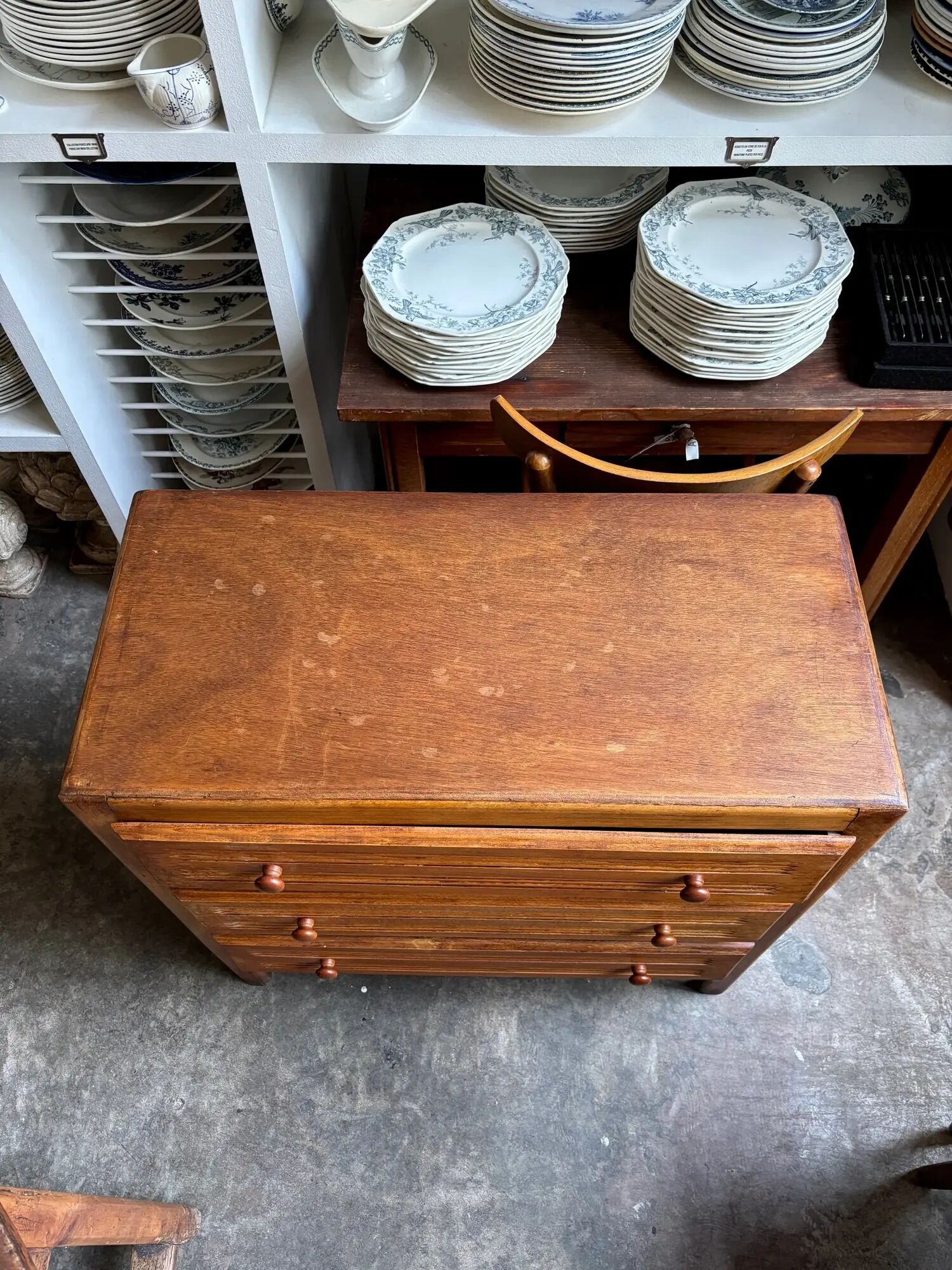 Dark wood 3-drawer chest of drawers
