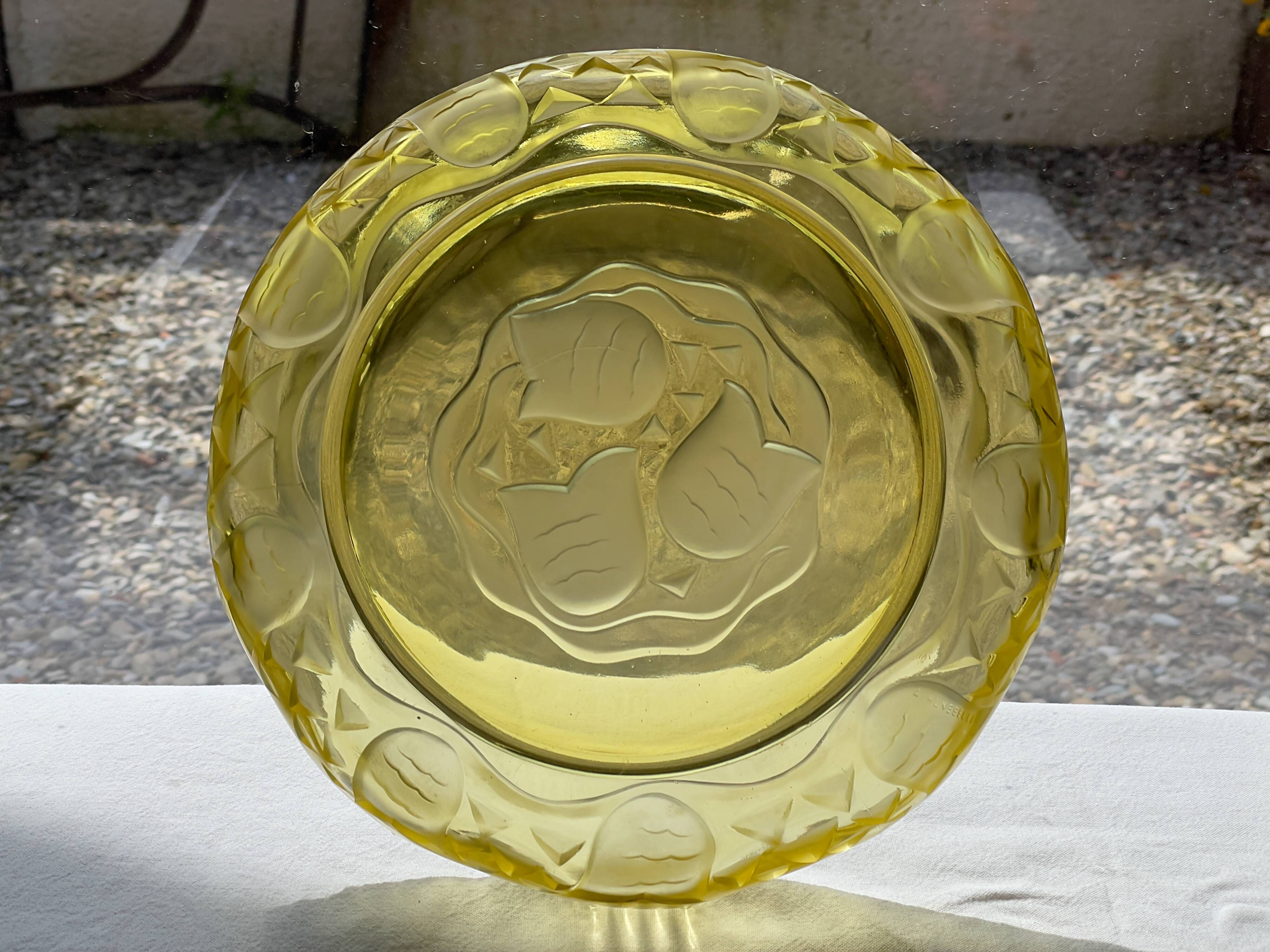Rare Art Deco salad bowl by André Hunebelle in yellow molded pressed glass
