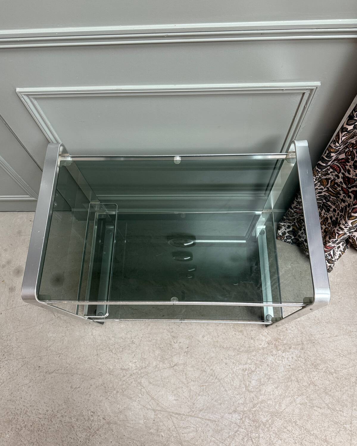 Vintage 70s serving cart in chromed metal and smoked glass