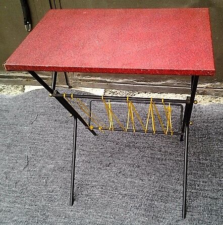 End table magazine door Scoubidou