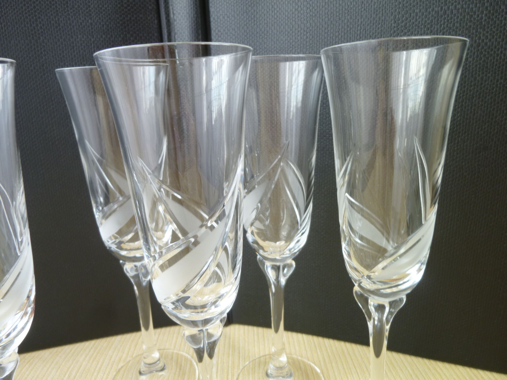 Set of 6 flutes champagne decor in frosted glass