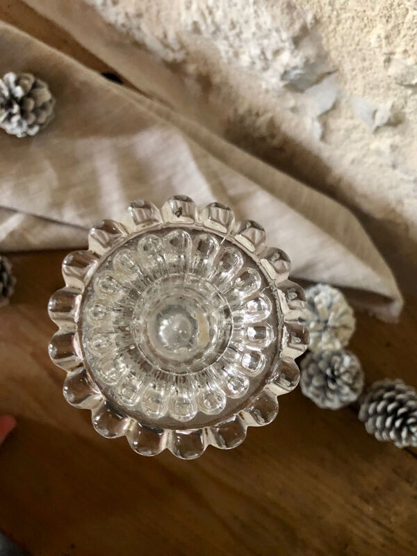 Bougeoir en verre ancien