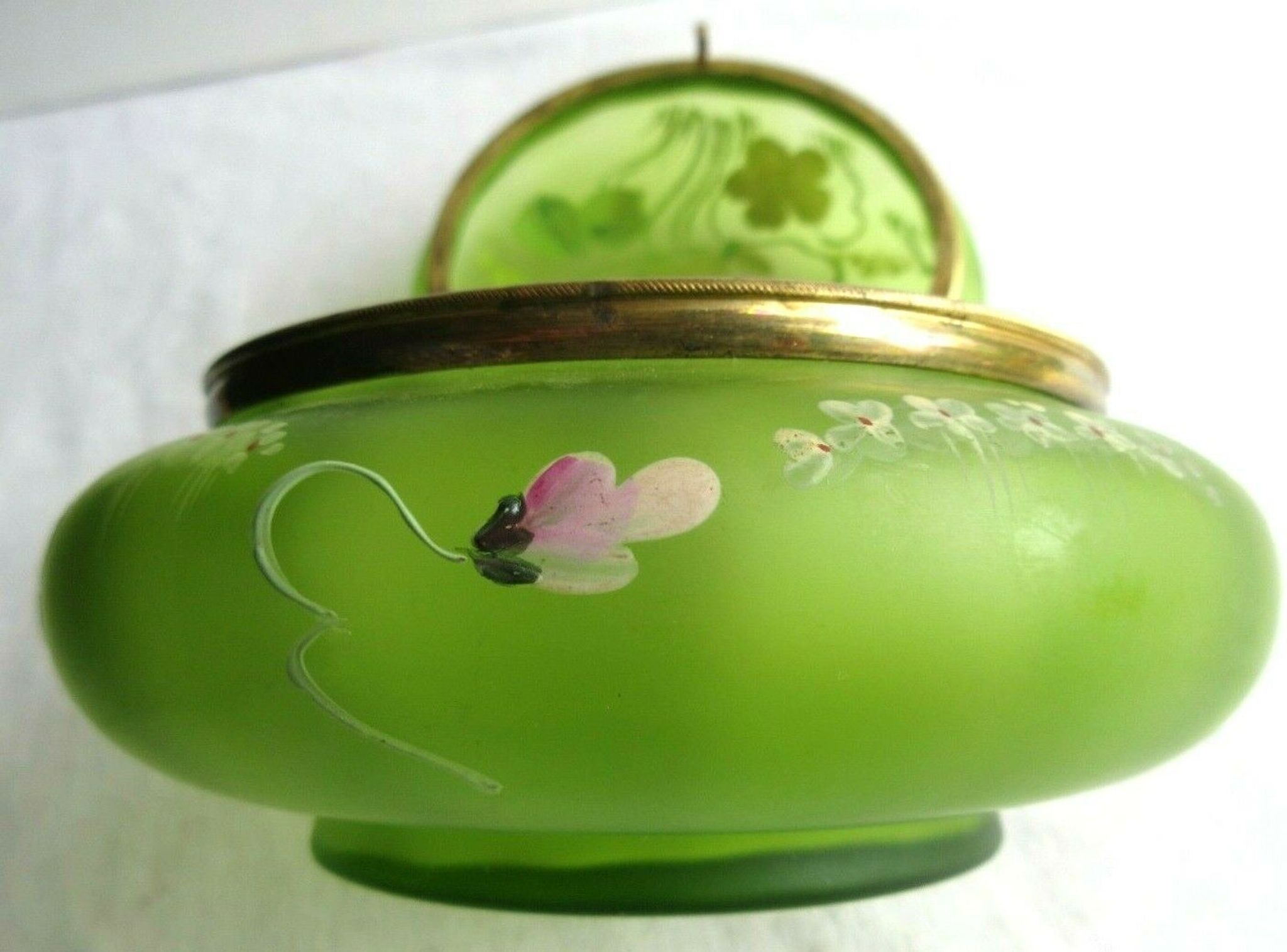 Candy box or jewelry box, Enamelled Art Nouveau glass Legras: Pink flowers