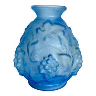 Vase Art Déco verre moulé bleu