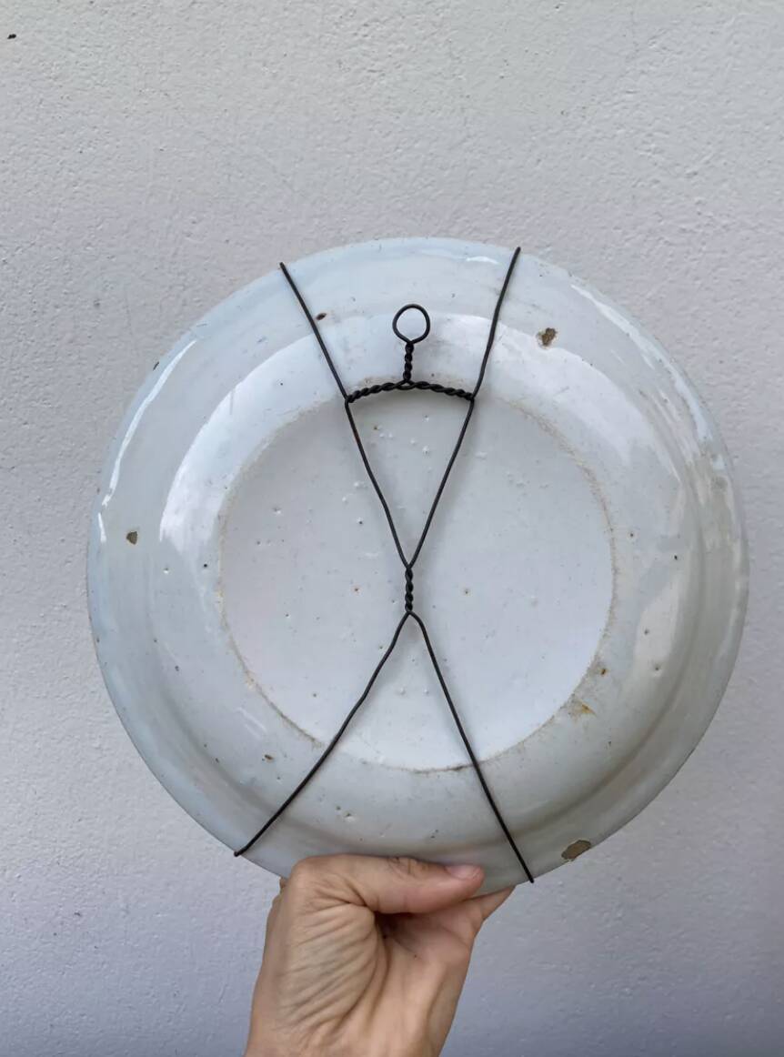 Decorative plate blue flowers