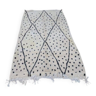 Traditional handmade pure wool rug, size 150 x 250 cm