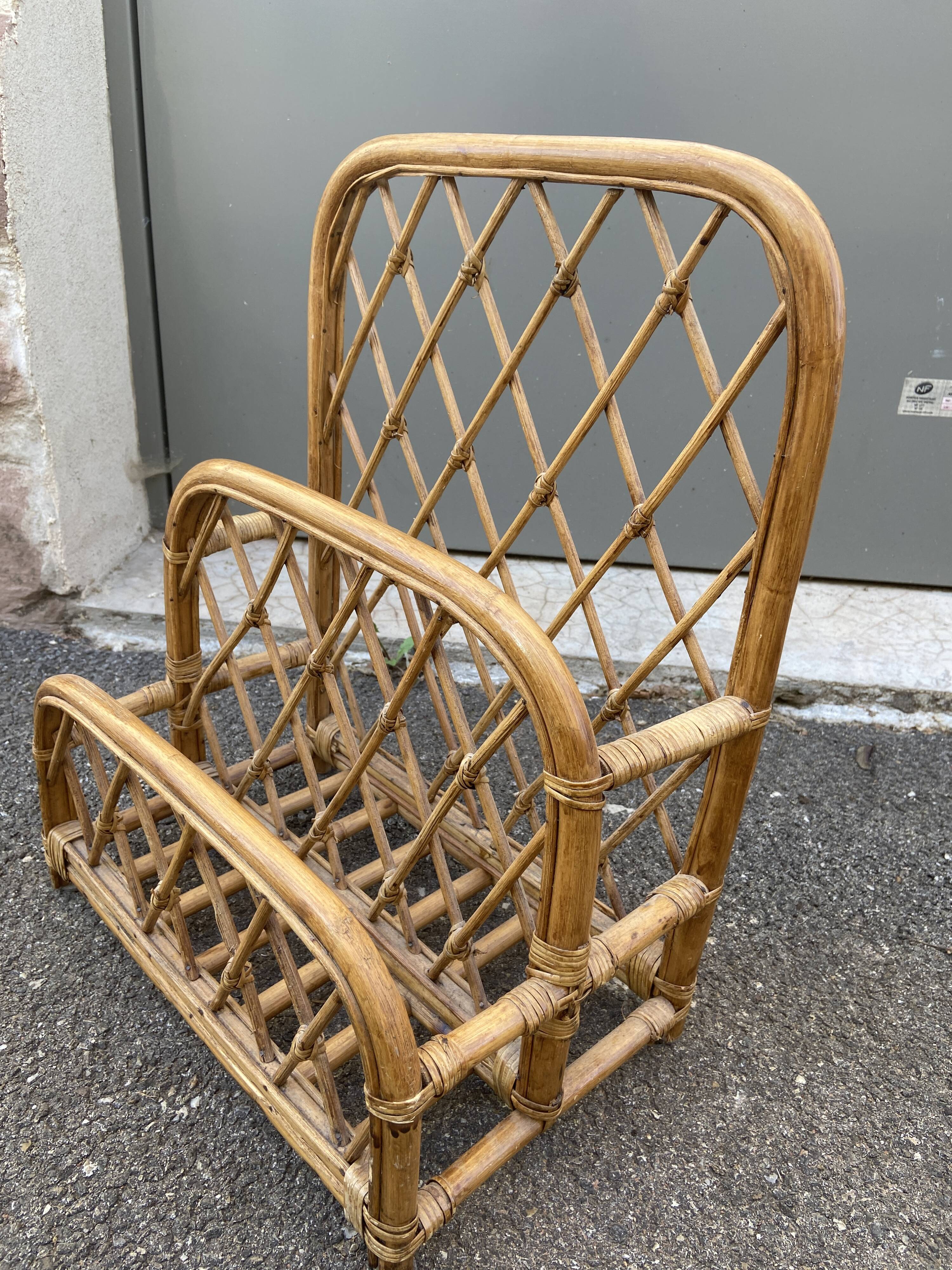 Vintage rattan magazine door