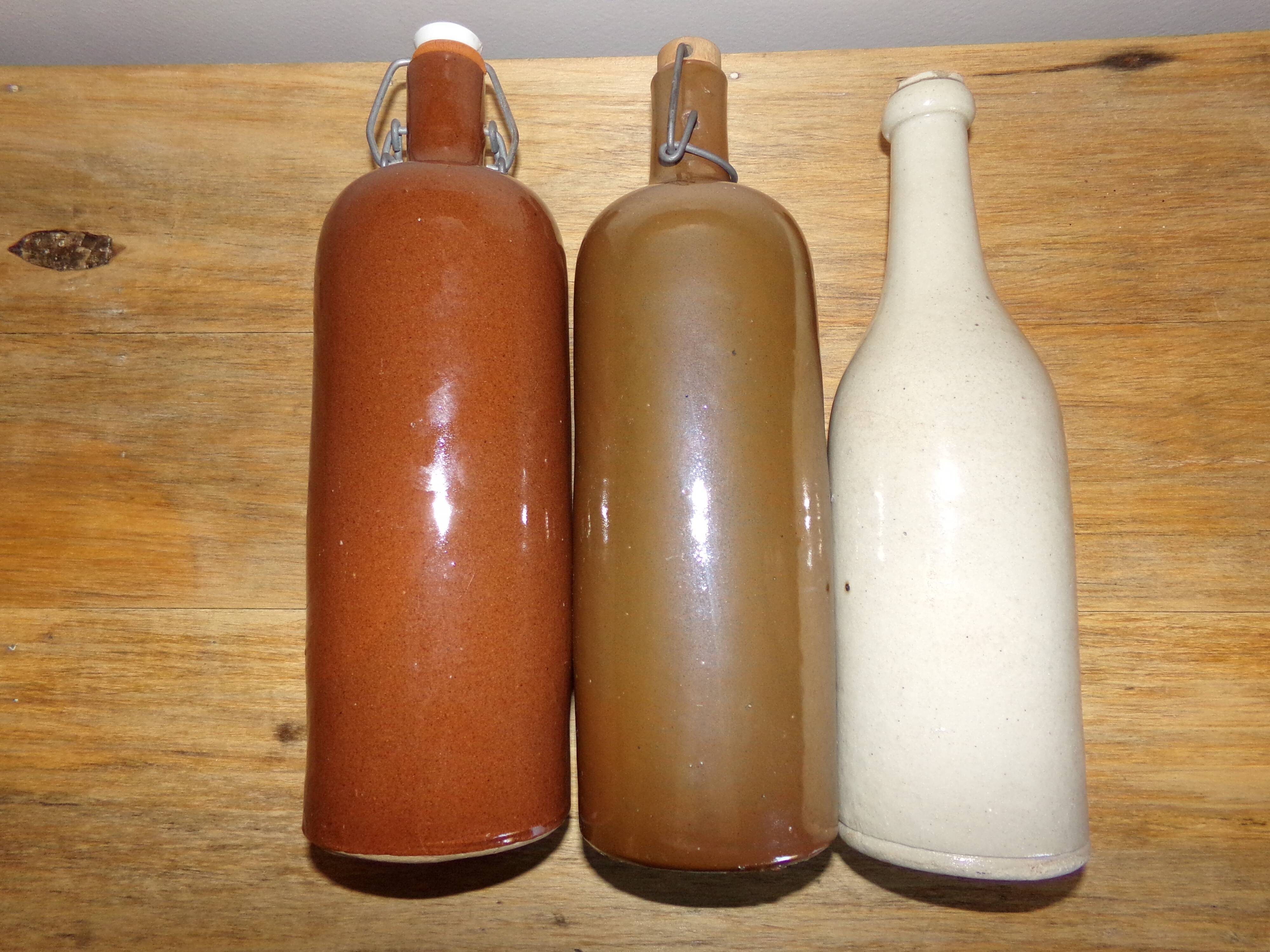 Lot of 3 bottles of varnished sandstone