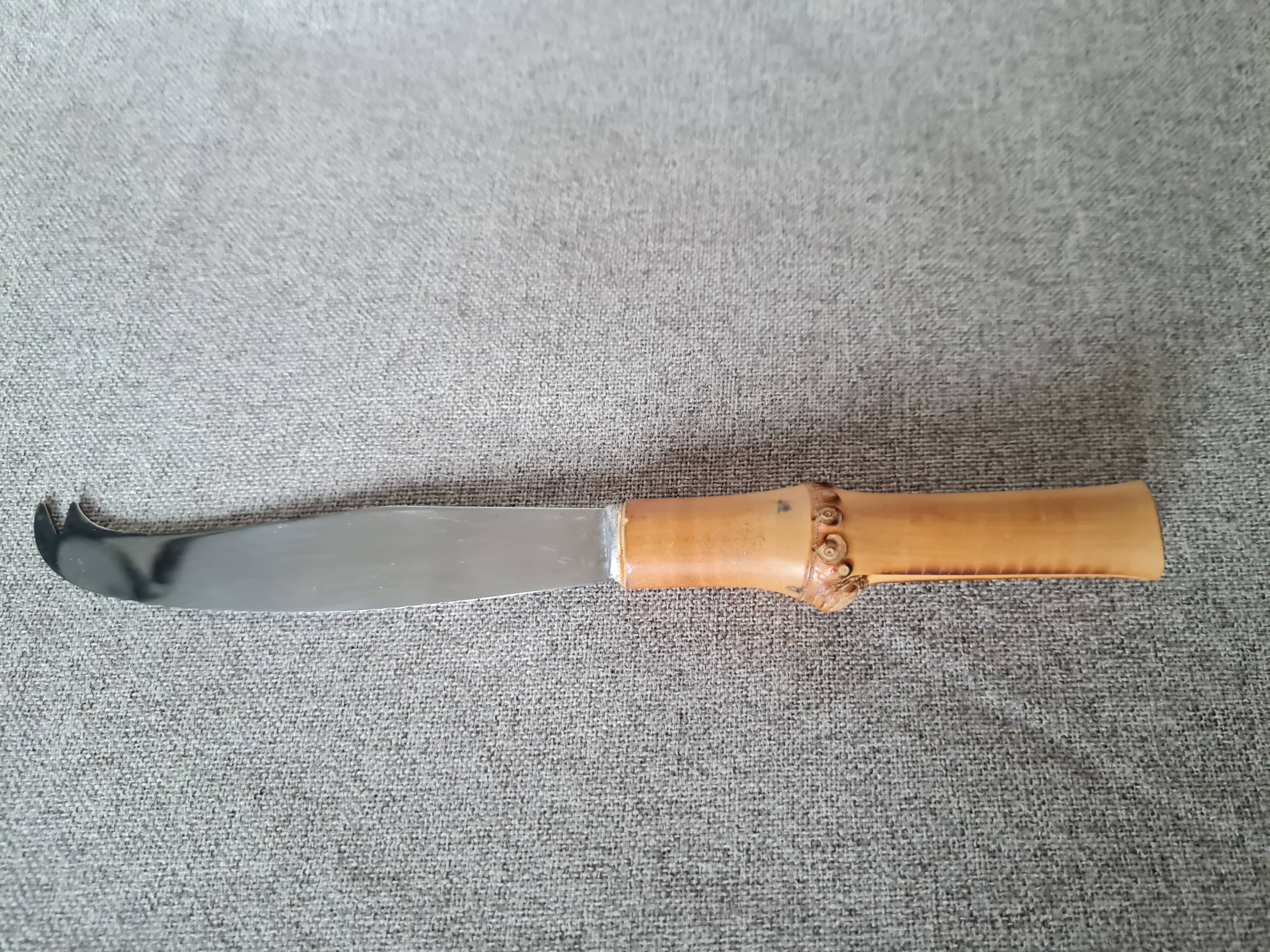 Couteau à fromage manche en bambou