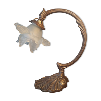 Ancienne lampe design de bureau table en fonte fleur en verre blanc