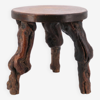 Brutalist wooden tripod stool, vines