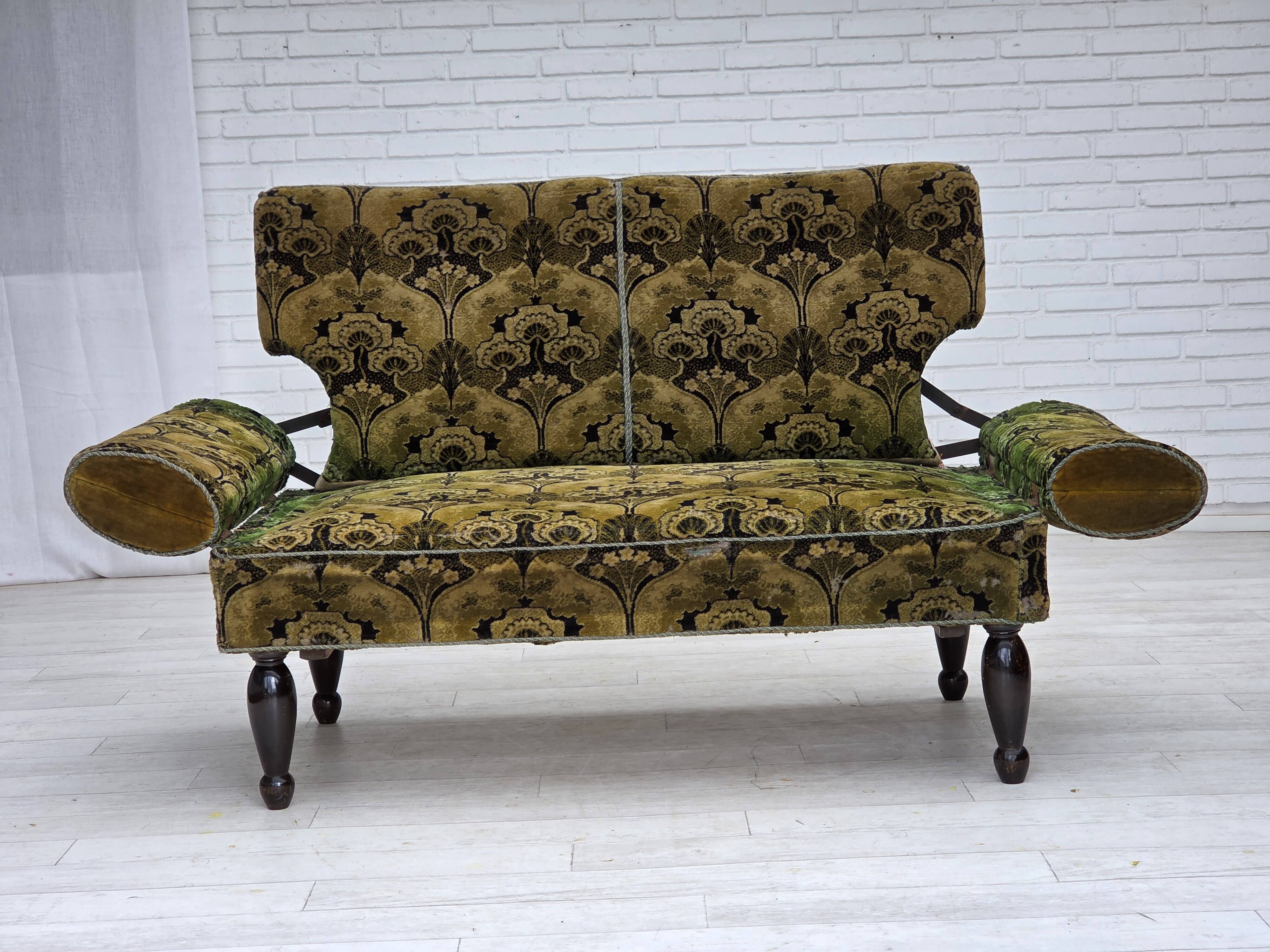 1930s, Danish 2-seater drop arm daybed/sofa, green furniture velour.