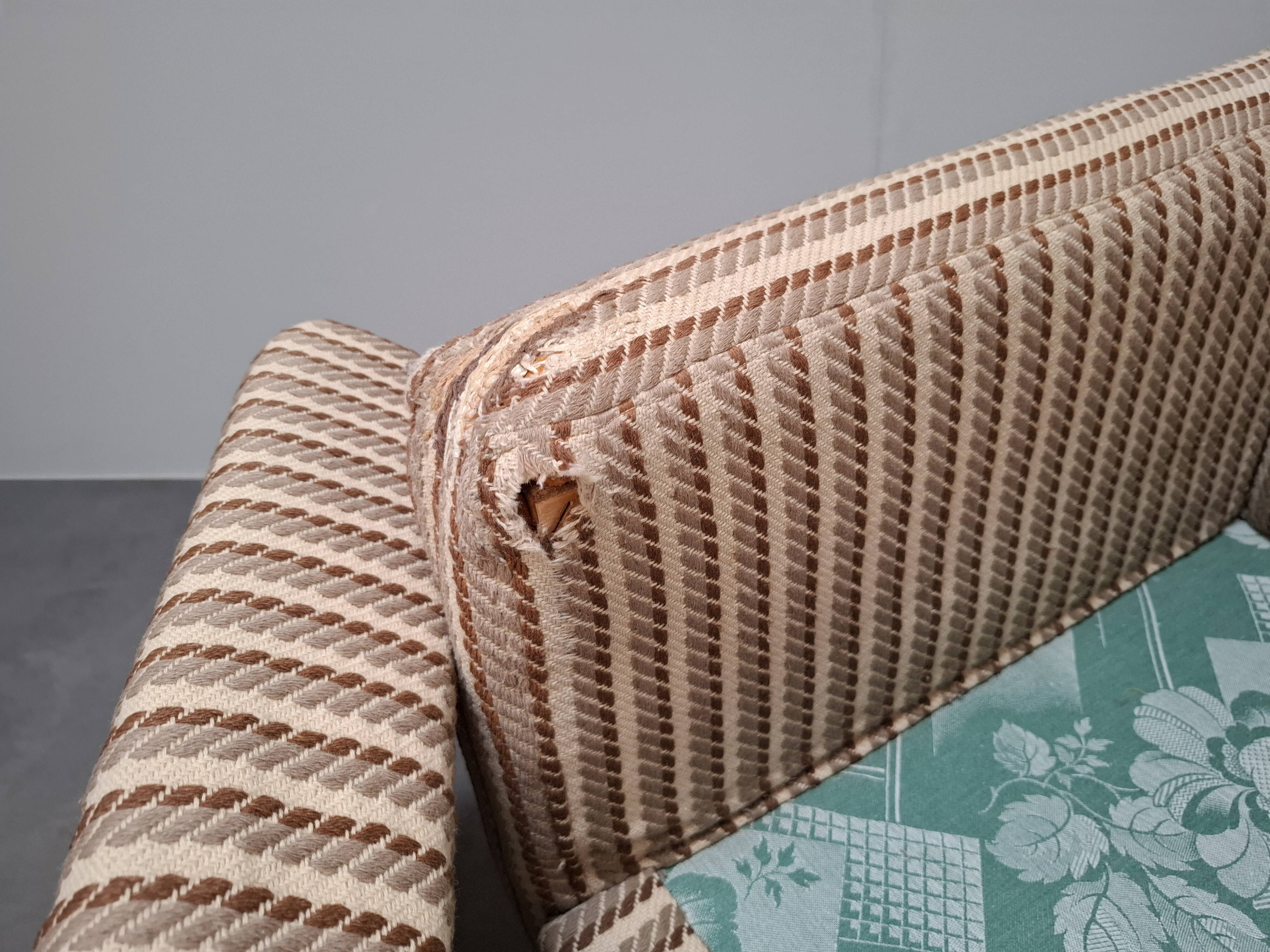 Fauteuil à oreilles de style mid-century moderne