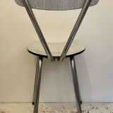 Chaise en formica blanc et noir