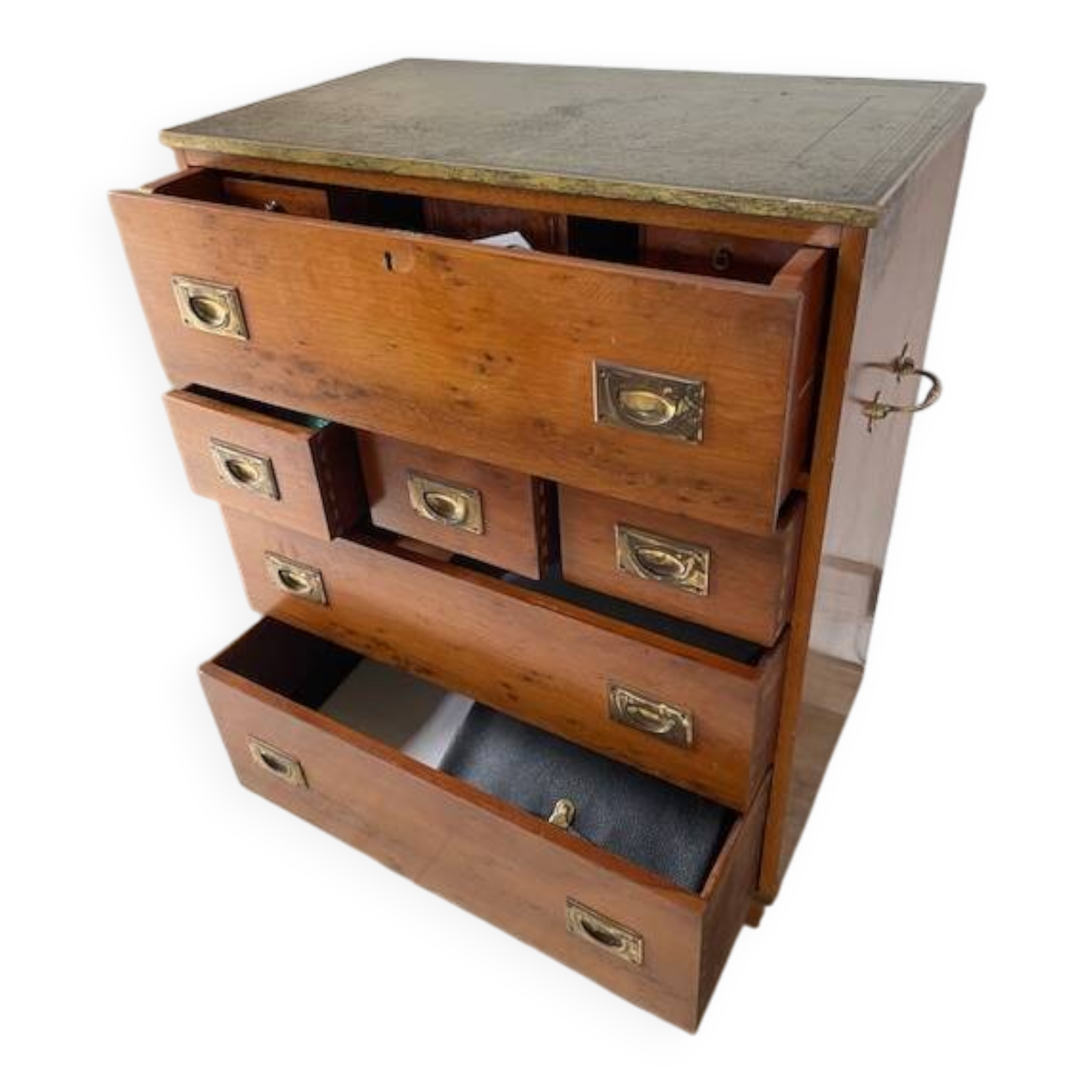 commode bateau cuir laiton bois exotique achetée en 1970.