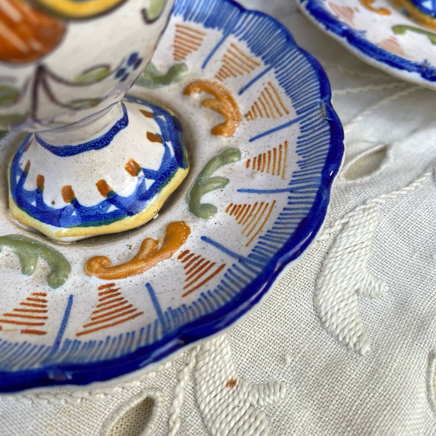 Coquetiers en faïence peinte à la main