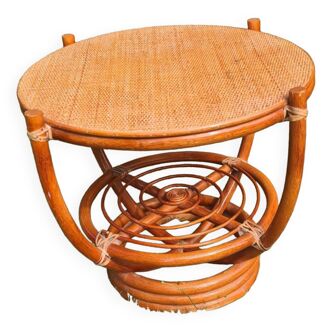 Round rattan coffee table